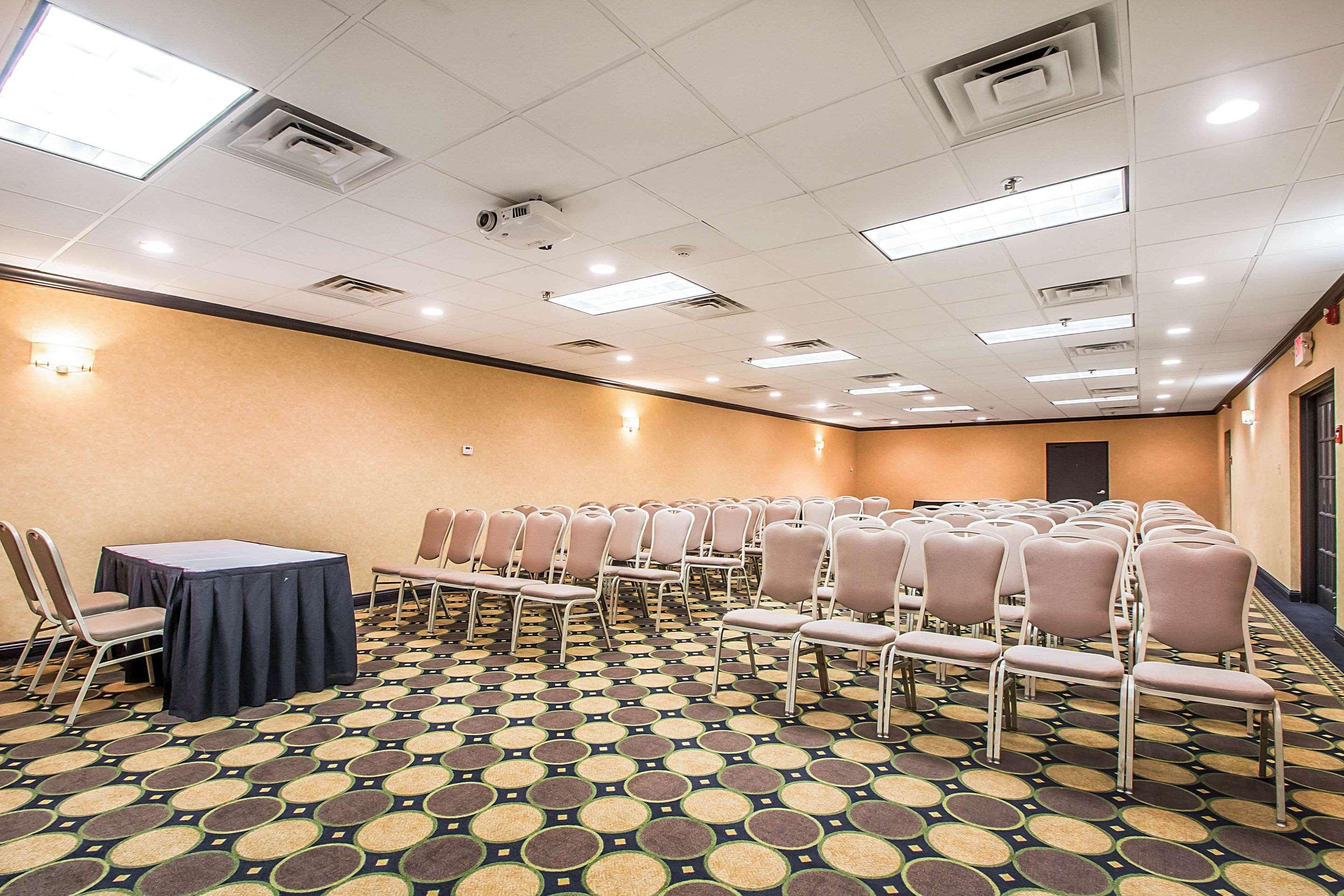 Clarion Inn Elmhurst - Oak Brook Near I-88, I-290, I-294 Bagian luar foto