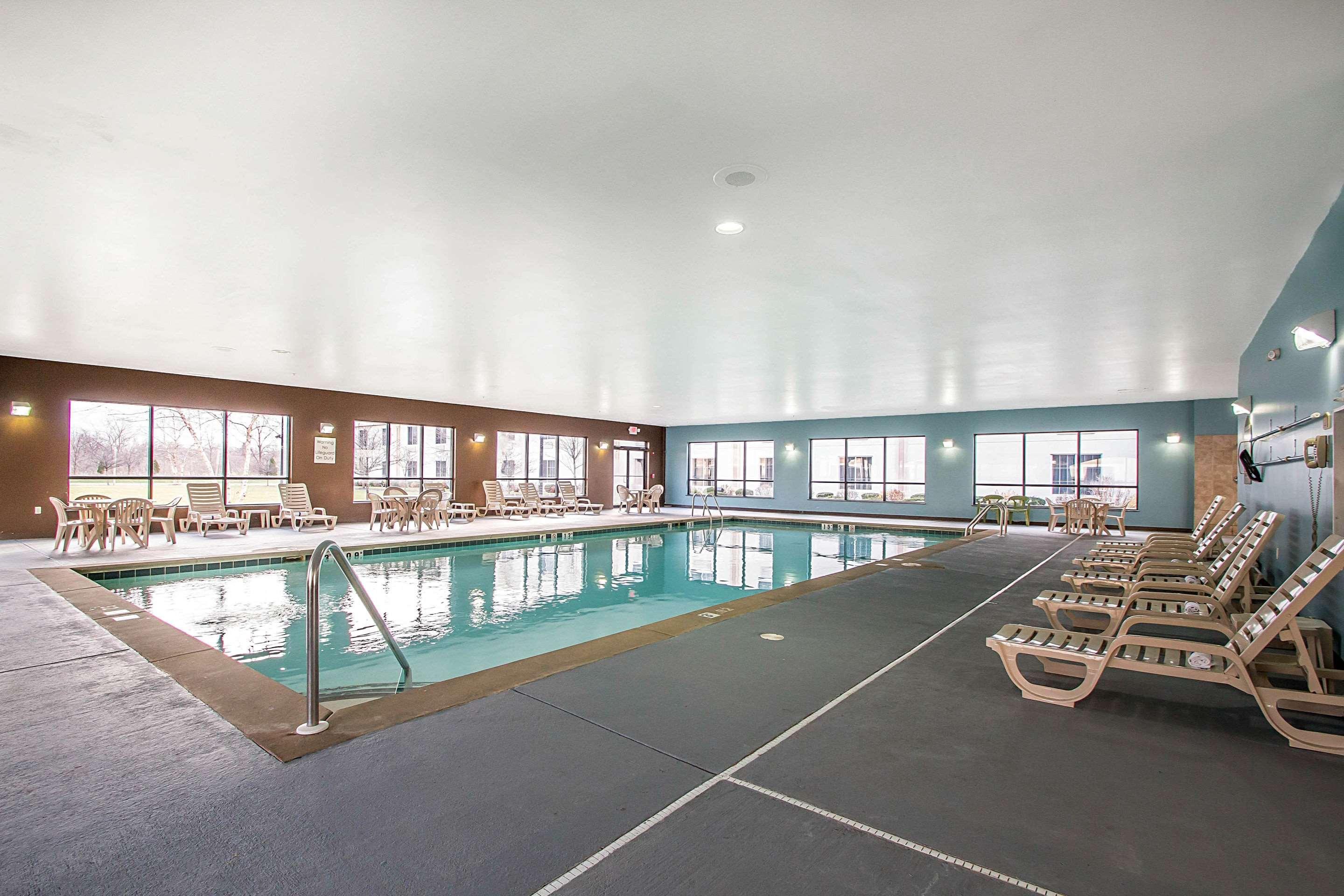 Clarion Inn Elmhurst - Oak Brook Near I-88, I-290, I-294 Bagian luar foto