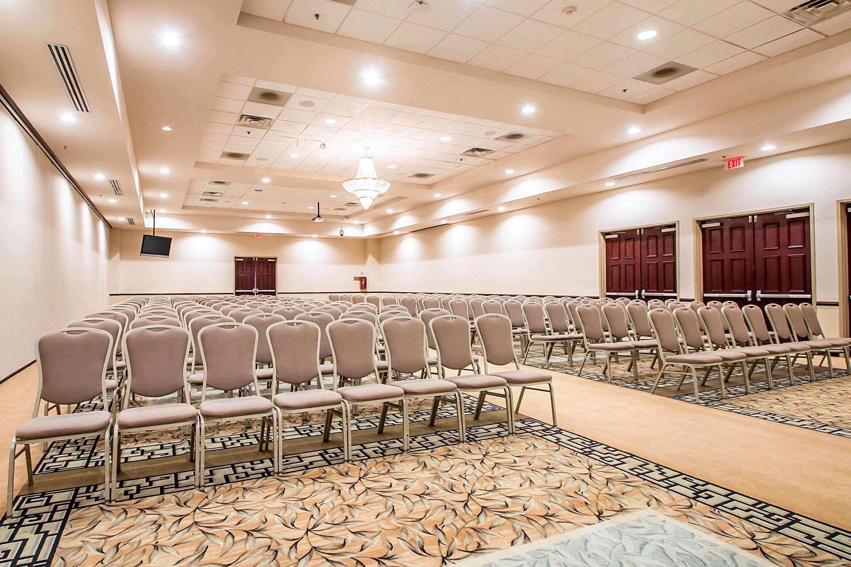 Clarion Inn Elmhurst - Oak Brook Near I-88, I-290, I-294 Bagian luar foto