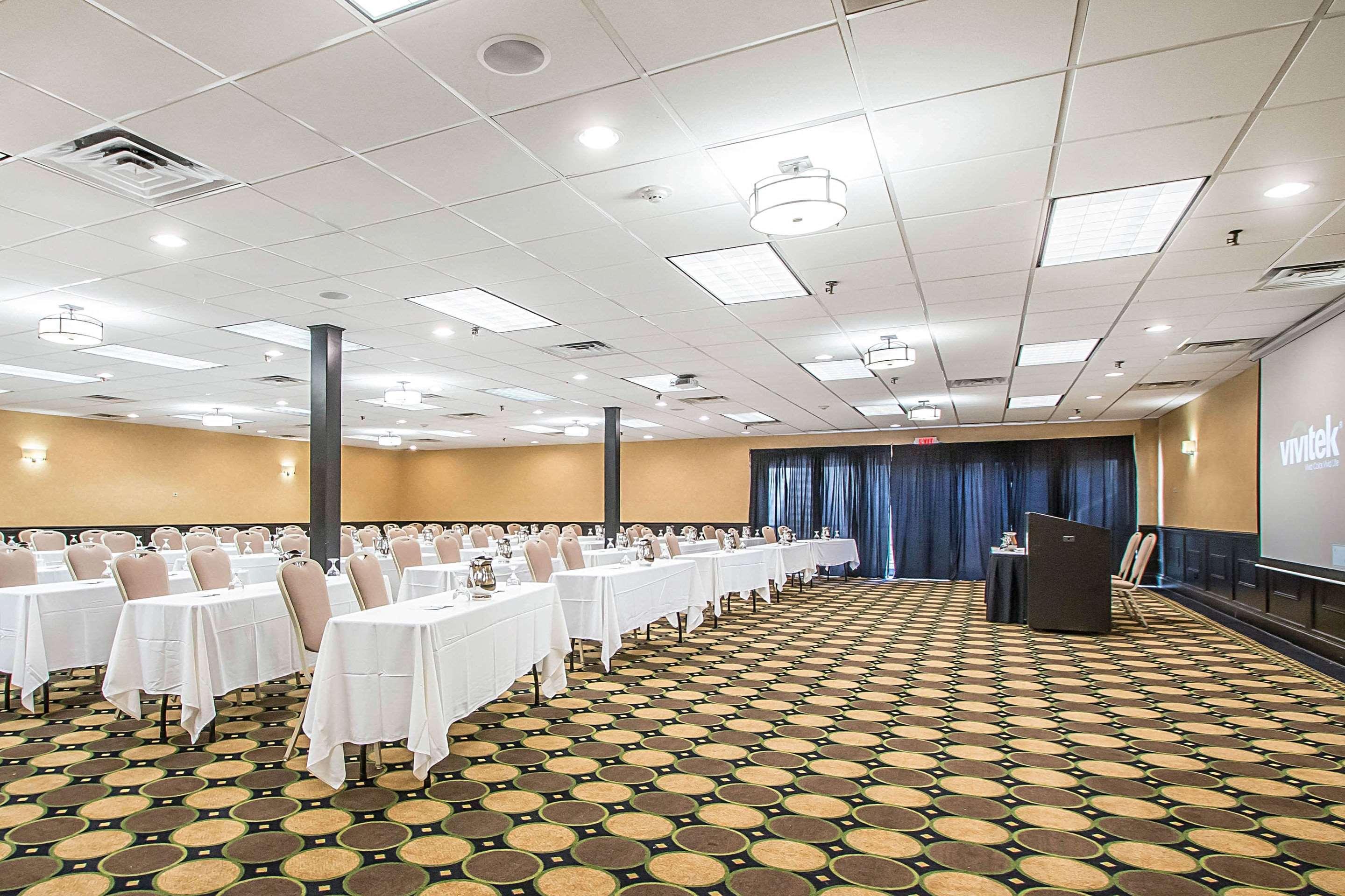 Clarion Inn Elmhurst - Oak Brook Near I-88, I-290, I-294 Bagian luar foto